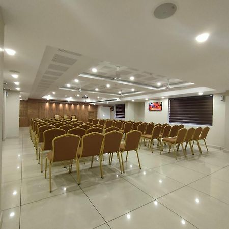 Hotel Lumbini Supreme Thrissur Exteriér fotografie