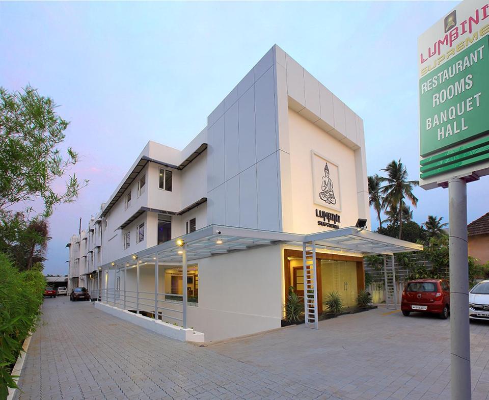 Hotel Lumbini Supreme Thrissur Exteriér fotografie