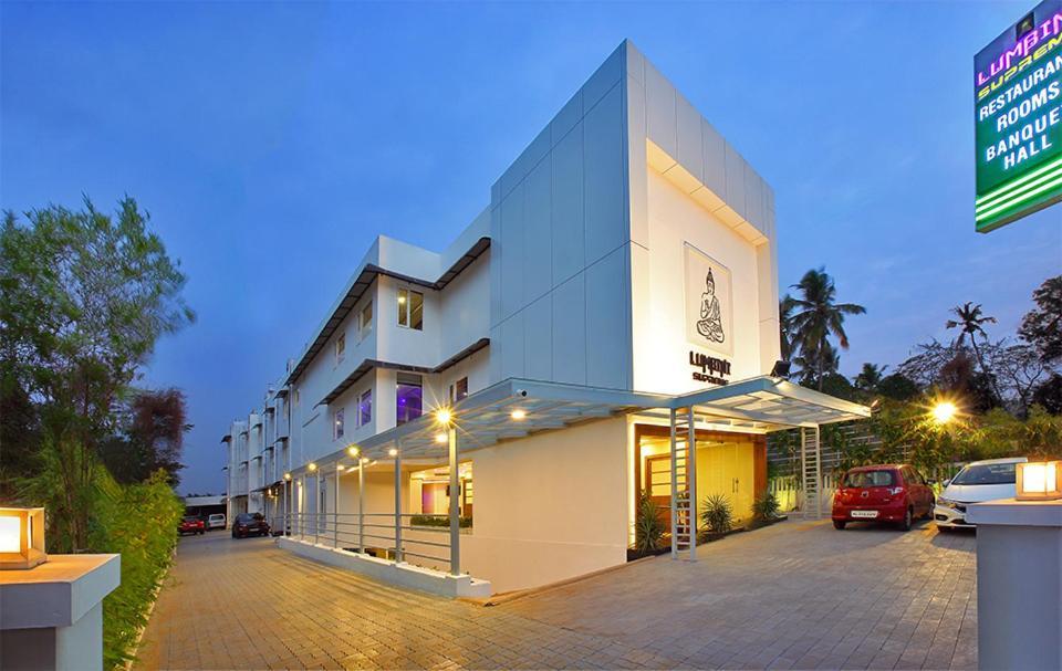 Hotel Lumbini Supreme Thrissur Exteriér fotografie