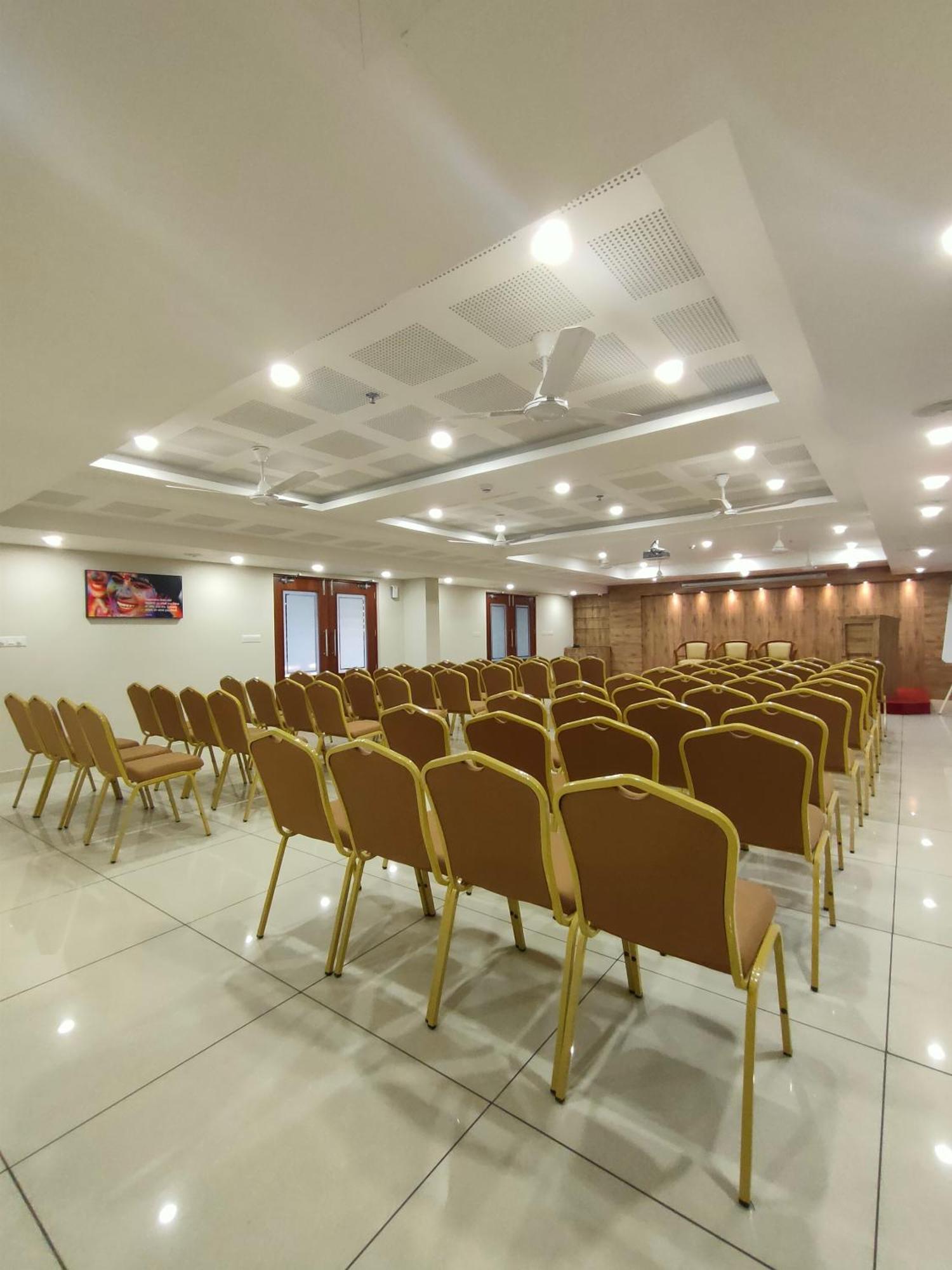Hotel Lumbini Supreme Thrissur Exteriér fotografie