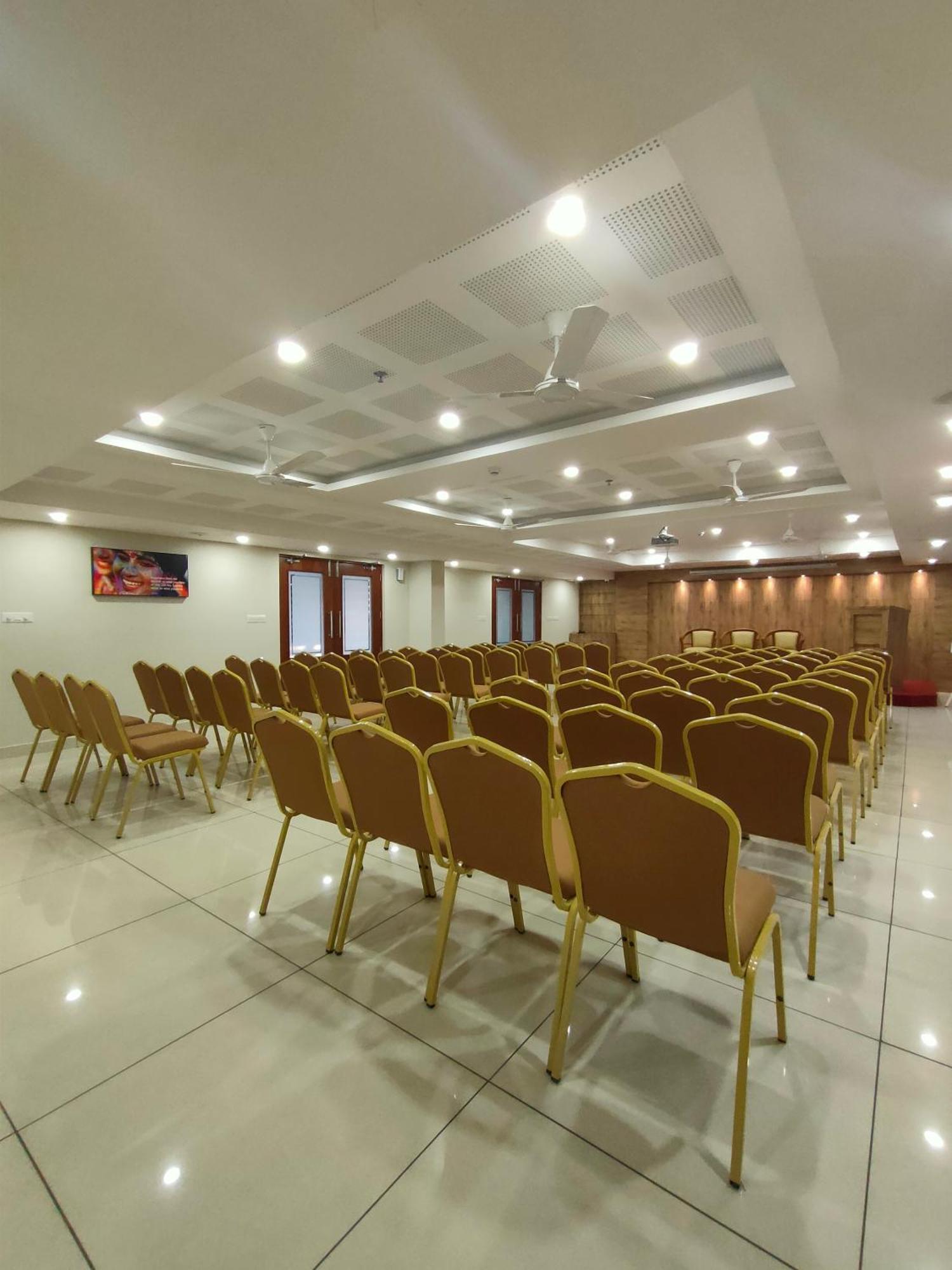 Hotel Lumbini Supreme Thrissur Exteriér fotografie
